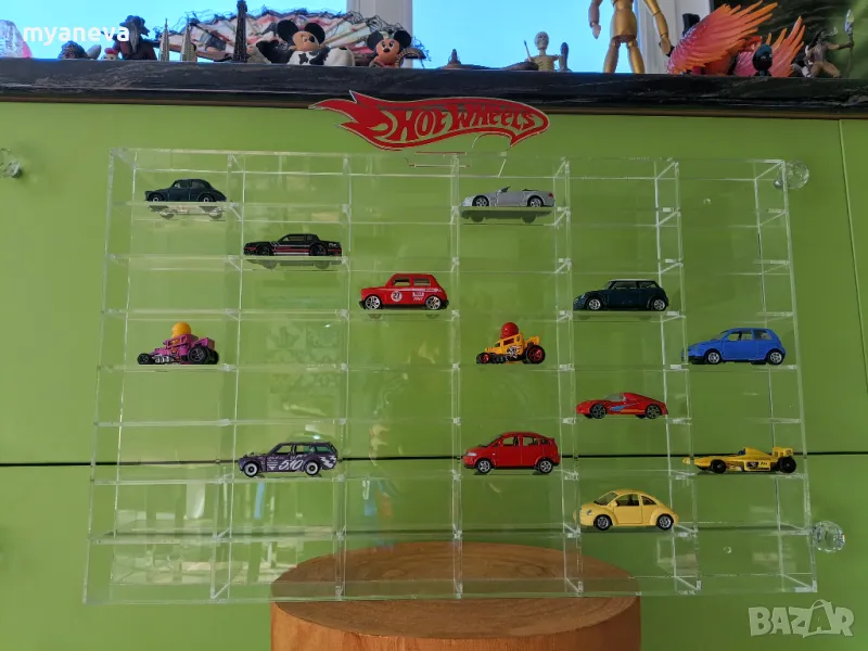Hot Wheels  стелаж , предназначен за 48 колички . , снимка 1