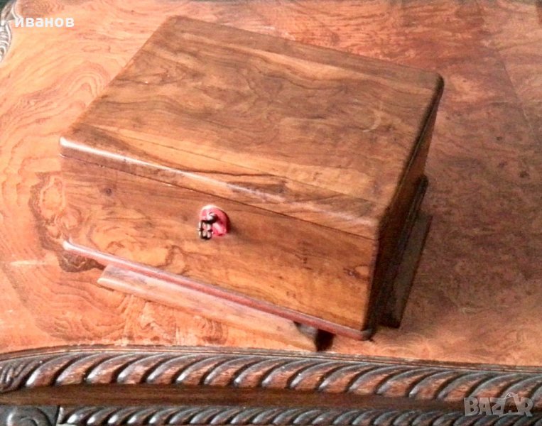 красива стара дървена кутия, снимка 1