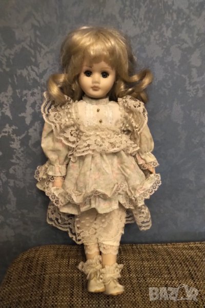 Стара колекционерска порцеланова кукла , снимка 1