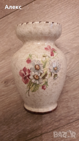 Стара керамична ваза, ръчно изработена, маркирана., снимка 1