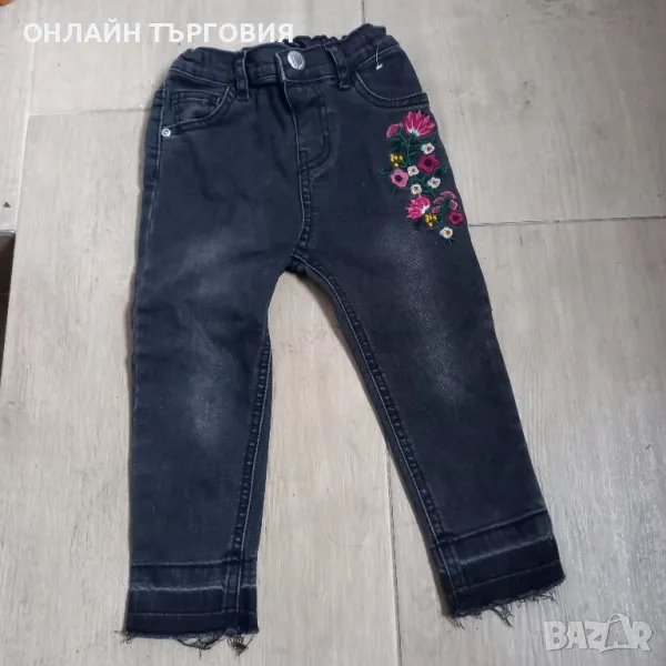 Детски дънки с бродерия, снимка 1