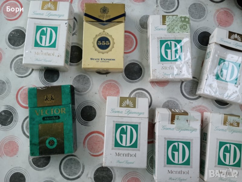 Празни стари кутии, снимка 1