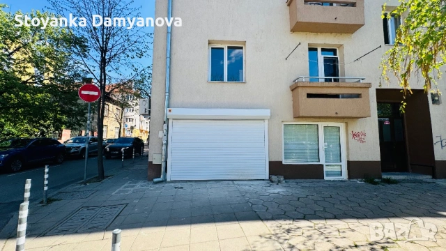 Отдава под наем  ъглово помещение 29,50 м. кв. със статут гараж Площад Папа Йоан Павел II N3, снимка 2 - Апартаменти - 54315781