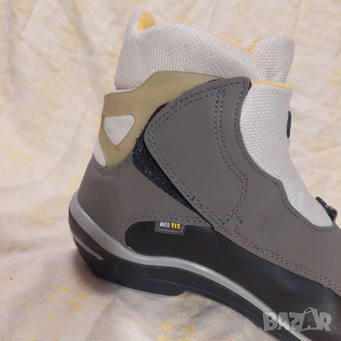 Salomon  винтидж обувки за ски бягане (Nordic), Номер 41, снимка 8 - Зимни спортове - 53008227