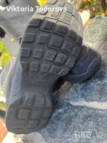 Зимни ботуши Quechua, снимка 2 - Детски боти и ботуши - 38073486