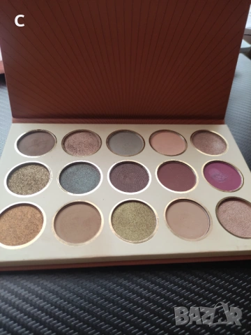 Палитра от 15цвята сенки като нови., снимка 3 - Декоративна козметика - 53961295