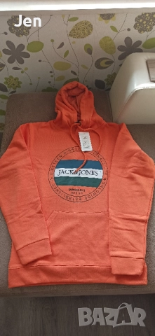Нов суетшърт тип хууди Jack&Jones, р-р М, снимка 2 - Суичъри - 52503620