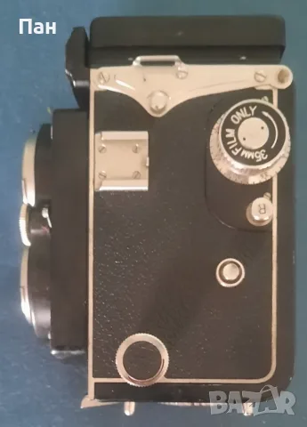 Средноформатен 6x6 Yashica 635, снимка 2 - Фотоапарати - 56504119
