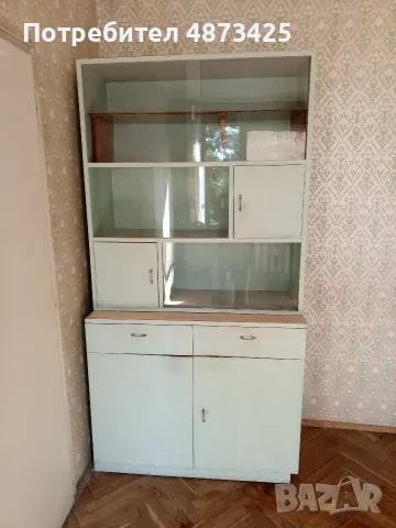 Ретро дървен шкаф, боядисан в зелено, снимка 2 - Шкафове - 55750673