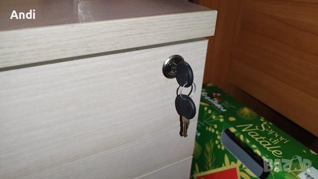 Офис шкаф - шкафче с 3 чекмеджета и ключалка 68/50/55см, снимка 5 - Шкафове и рафтове - 54043785