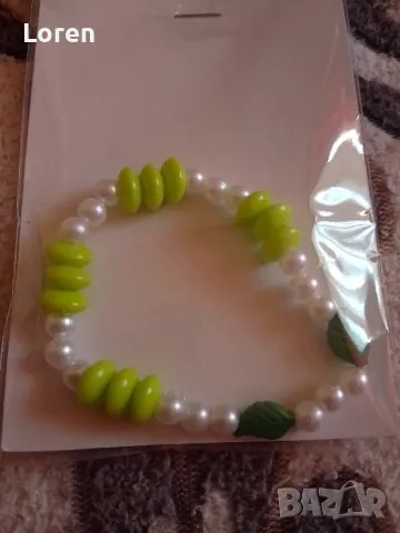 Ново!Гривна в зелено и бяло