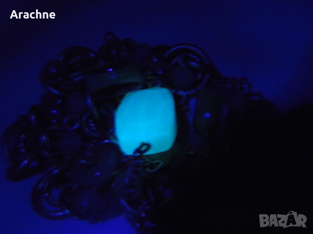 Антикварен позлатен гердан от Fenton glass с ураново и жадеитово стъкло, 50те, снимка 2 - Колиета, медальони, синджири - 37476024