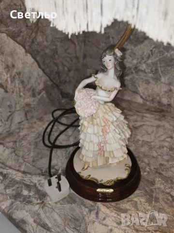 Настолна лампа, снимка 2 - Антикварни и старинни предмети - 47972077