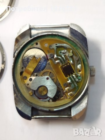 Часовник  ЧАЙКА 3050  Кварц 1979 г. СССР, снимка 5 - Антикварни и старинни предмети - 39566895