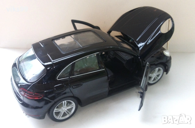 Метална количка Bburago Porsche Macan Мащаб 1:24, снимка 5 - Колекции - 54039909