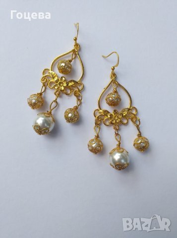 Прелестно нежни висящи обеци в стил Рококо с кристални перли и орнаментирана основа в цвят злато, снимка 11 - Обеци - 29750103