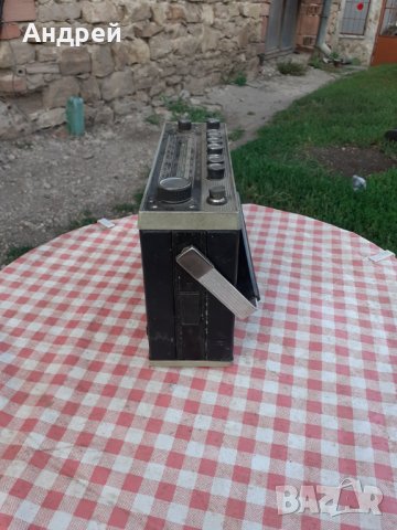 Старо радио,радиоприемник Геолог, снимка 2 - Други ценни предмети - 29988578