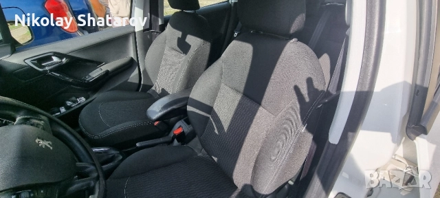 Peugeot 208, снимка 8 - Автомобили и джипове - 52349604