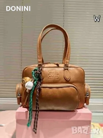 Miu Miu дамска чанта от естествена кожа, снимка 2 - Чанти - 55894588