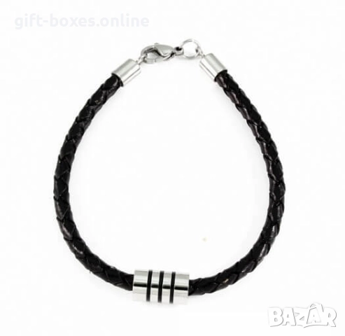 Стилна кожена гривна със стоманени елементи