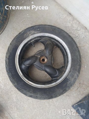 задна джанта с гума за kymco agility city 50cc -40лв -130/70/12 ГУМА Мишелин -НЯМАМ НИЩО ДРУГО   089, снимка 2 - Мотоциклети и мототехника - 29741036