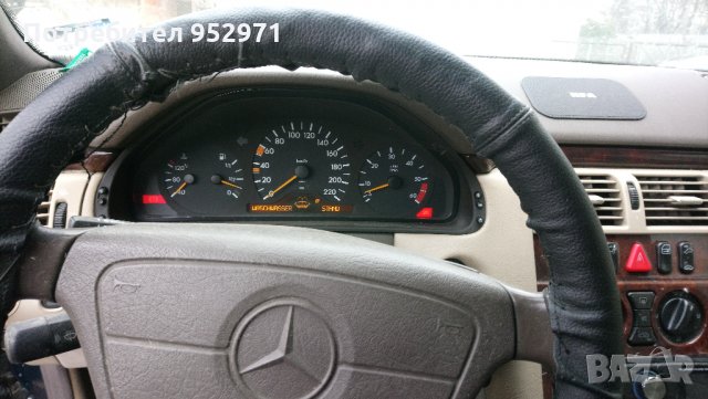 Мерцедес Е 300D, снимка 6 - Части - 31223395