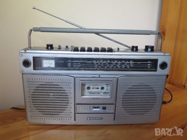 Vintage Sanyo M9922LU Stereo Boombox 80’s , снимка 3 - Радиокасетофони, транзистори - 38512880