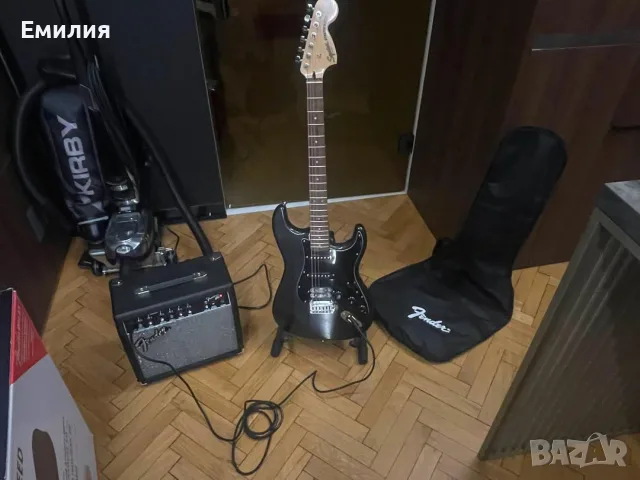 Електрическа китара Squier by Fender с усилвател