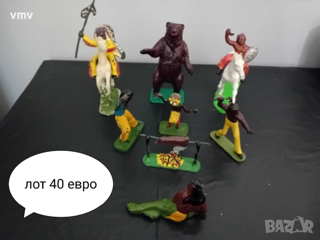 Стари играчки рицари индианци каубои войници