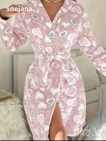 Халати два модела по 25лв от 79лв, снимка 2 - Хавлиени кърпи - 51822022