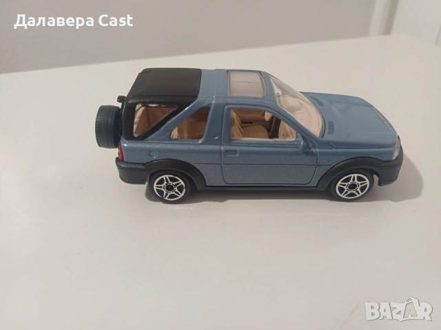 1/43 Freelander Bburago Italy , снимка 6 - Колекции - 54348710