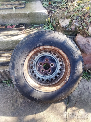 Гума с джанта с никелиран тас Фолксваген т2, снимка 3 - Гуми и джанти - 40085236