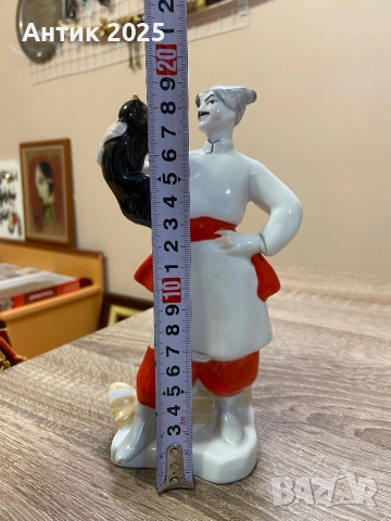 Козак Вакула с дявола — порцеланова фигурка на Киевския ЕКХЗ, снимка 6 - Антикварни и старинни предмети - 51942801