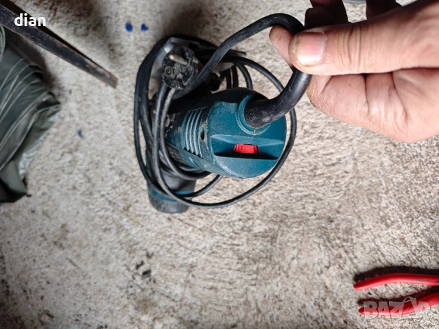 Bosch GST100 CE прободен трион зеге, снимка 5 - Триони и циркуляри - 53907179