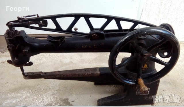 Продавам сарашка шевна машина ADLER