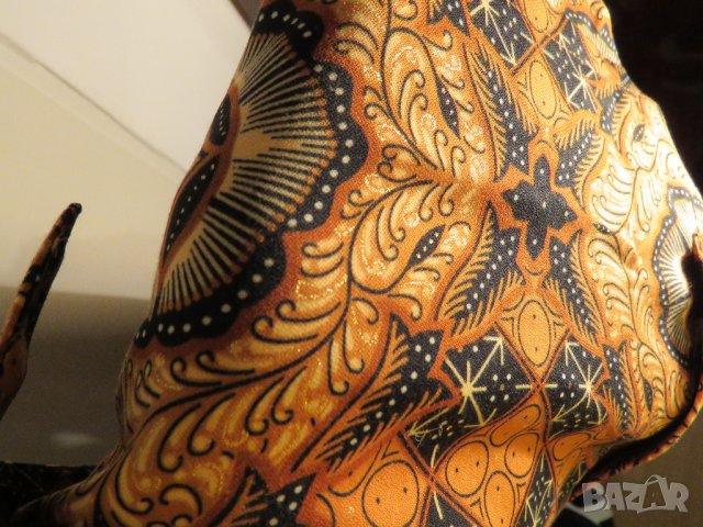 бутикова мъжка  риза с ефектни шарки и  златисти орнаменти-  Batik Keris.- красота която спира дъха , снимка 5 - Ризи - 30304832