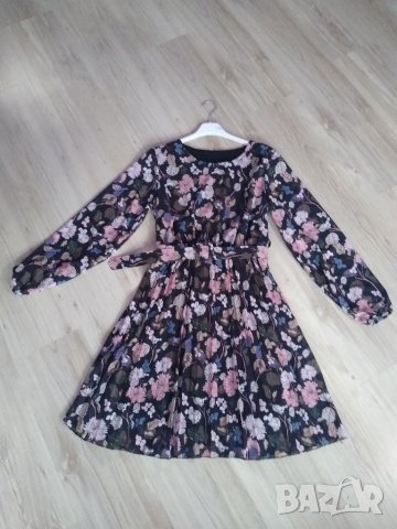 Нова рокля,М