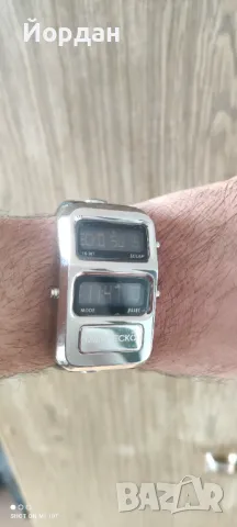 Часовник Marc Ecko