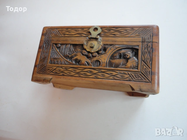 Старинно дървено сандъче ковчеже кутия дърворезба , снимка 7 - Антикварни и старинни предмети - 54087576