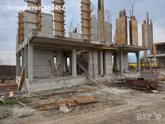Нова двуетажна къща с двор и паркоместа в Златитрап, снимка 7 - Къщи - 54275338