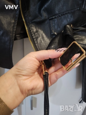 Кожено яке с златни елементи , снимка 7 - Якета - 51946775