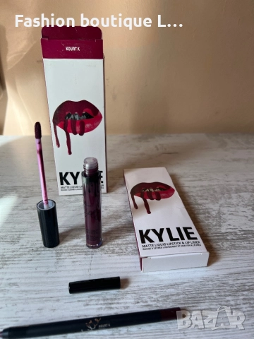 Нов комплект матово червило + молив тъмно лилав цвят на марката KYLIE с аромат на шоколад , снимка 3 - Декоративна козметика - 52119929