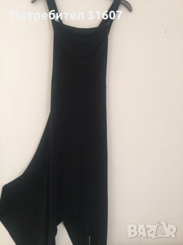 Черна рокля с гръцко деколте