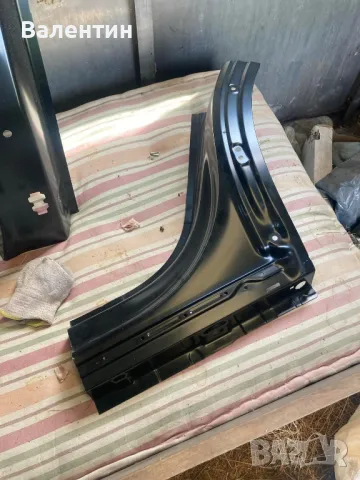 лява страница врата колона audi Q3 sportbake , снимка 3 - Автомобили и джипове - 49851559