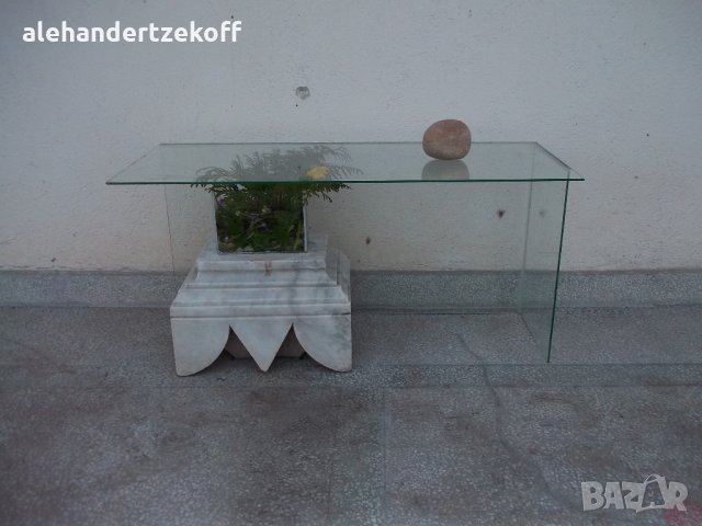 Декоративна стъклена конзола поставка етажерка, снимка 4 - Декорация за дома - 30945042