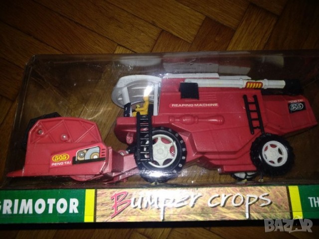 Комбайна,около 25см\12\15, снимка 3 - Коли, камиони, мотори, писти - 35138380