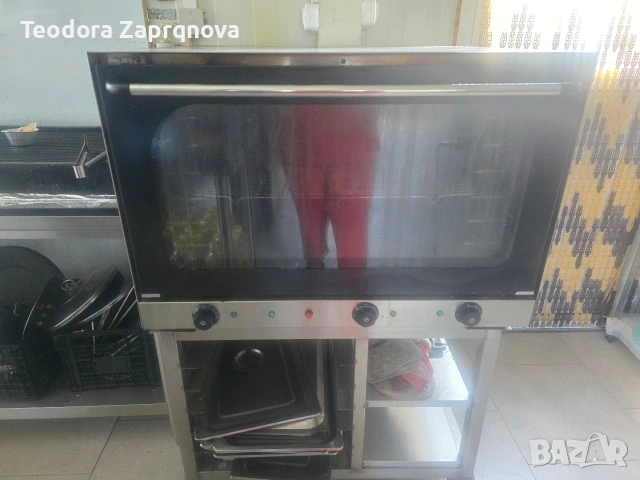 Конвектомат за готвене за 4-тави