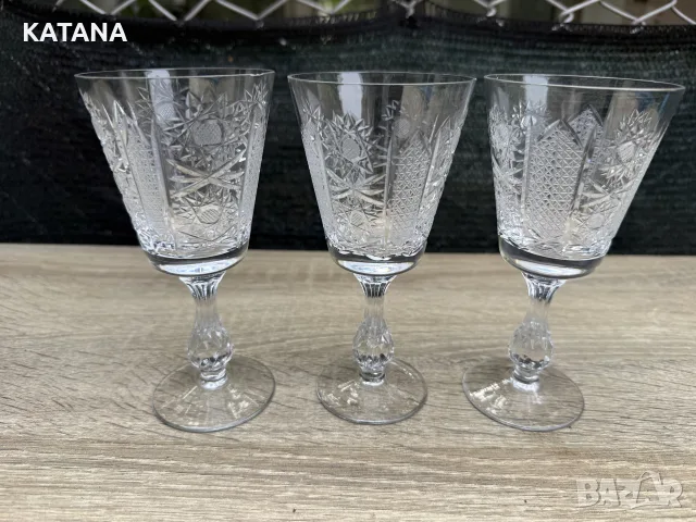 кристални чаши различни видове 
