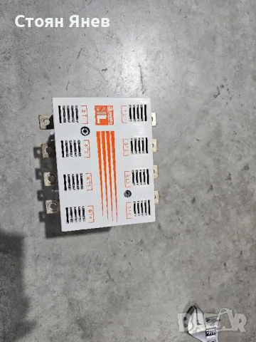 Контактор Lovato B145.4 - 250A - 4 полюсен