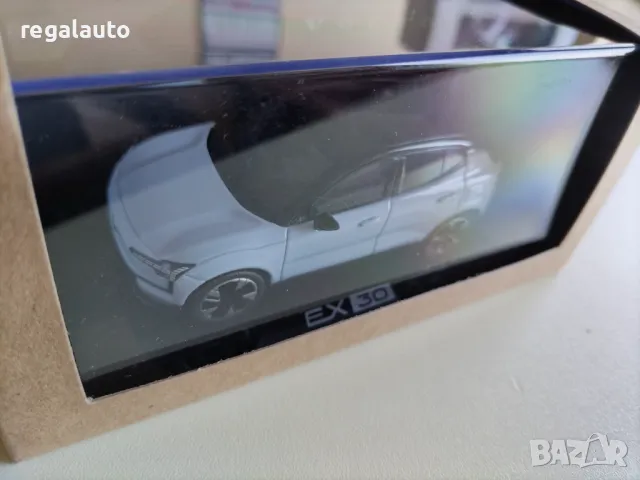 32251766,умален модел die-cast Volvo EX30,1:43, снимка 4 - Колекции - 49357316